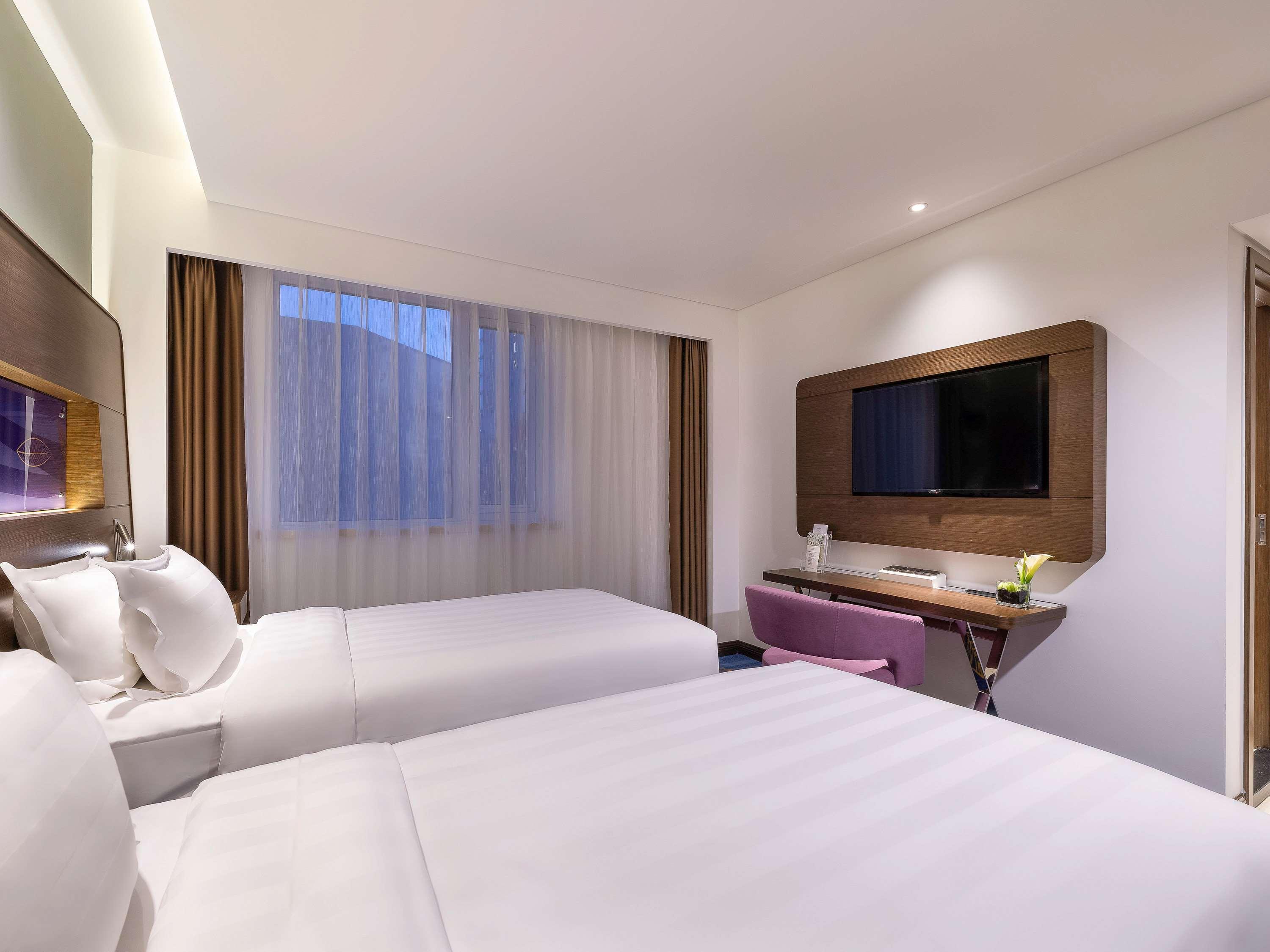 Novotel Beijing Peace Экстерьер фото