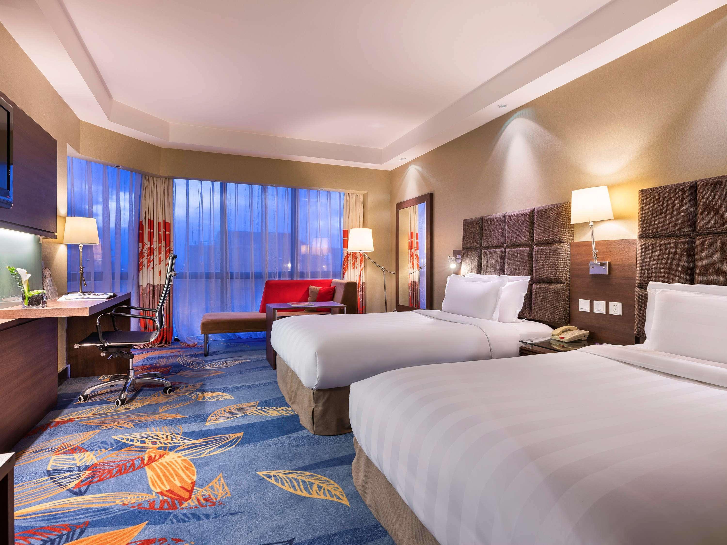 Novotel Beijing Peace Экстерьер фото