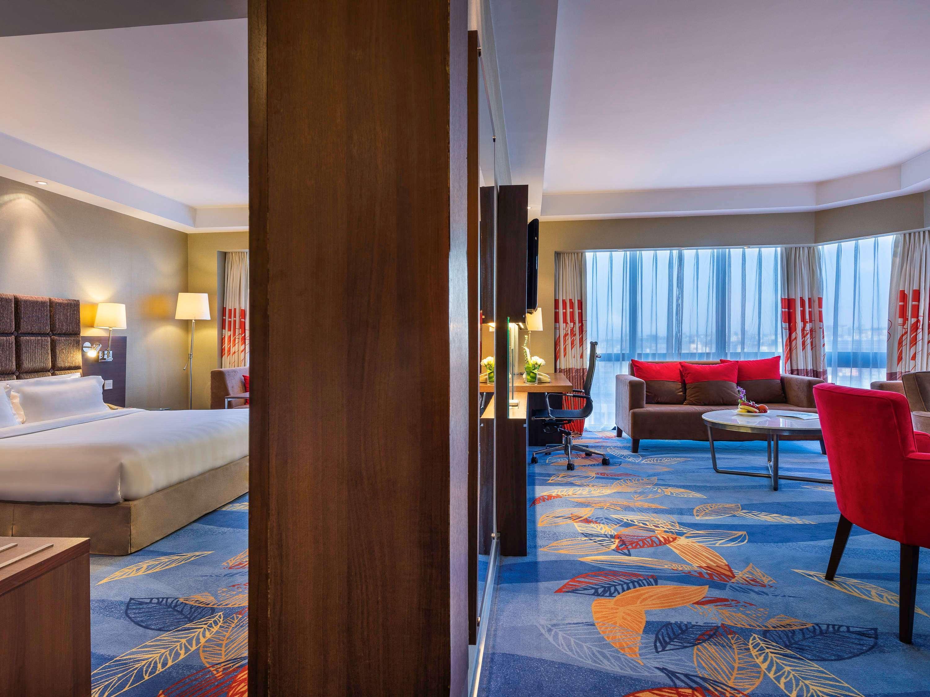 Novotel Beijing Peace Экстерьер фото