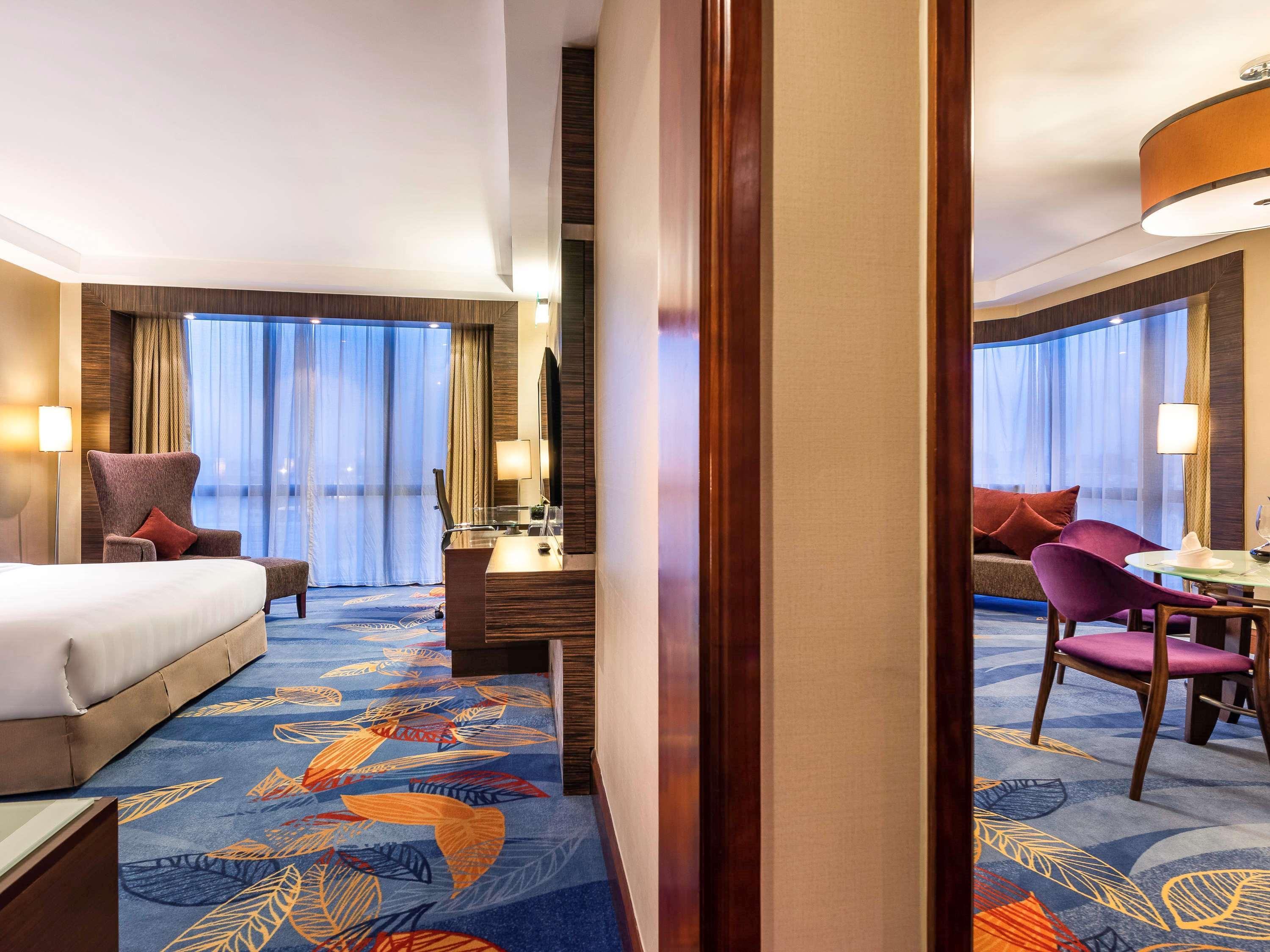 Novotel Beijing Peace Экстерьер фото