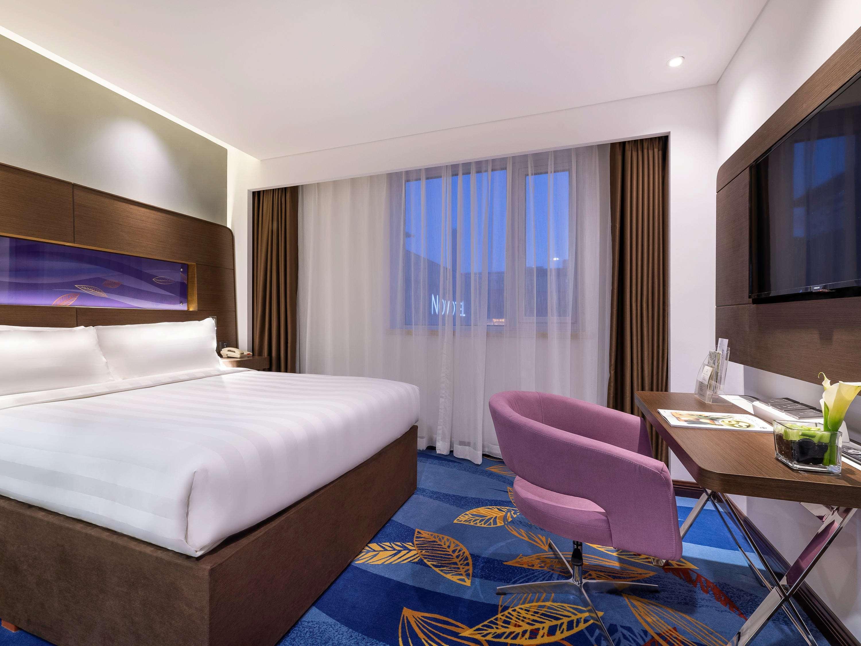 Novotel Beijing Peace Экстерьер фото