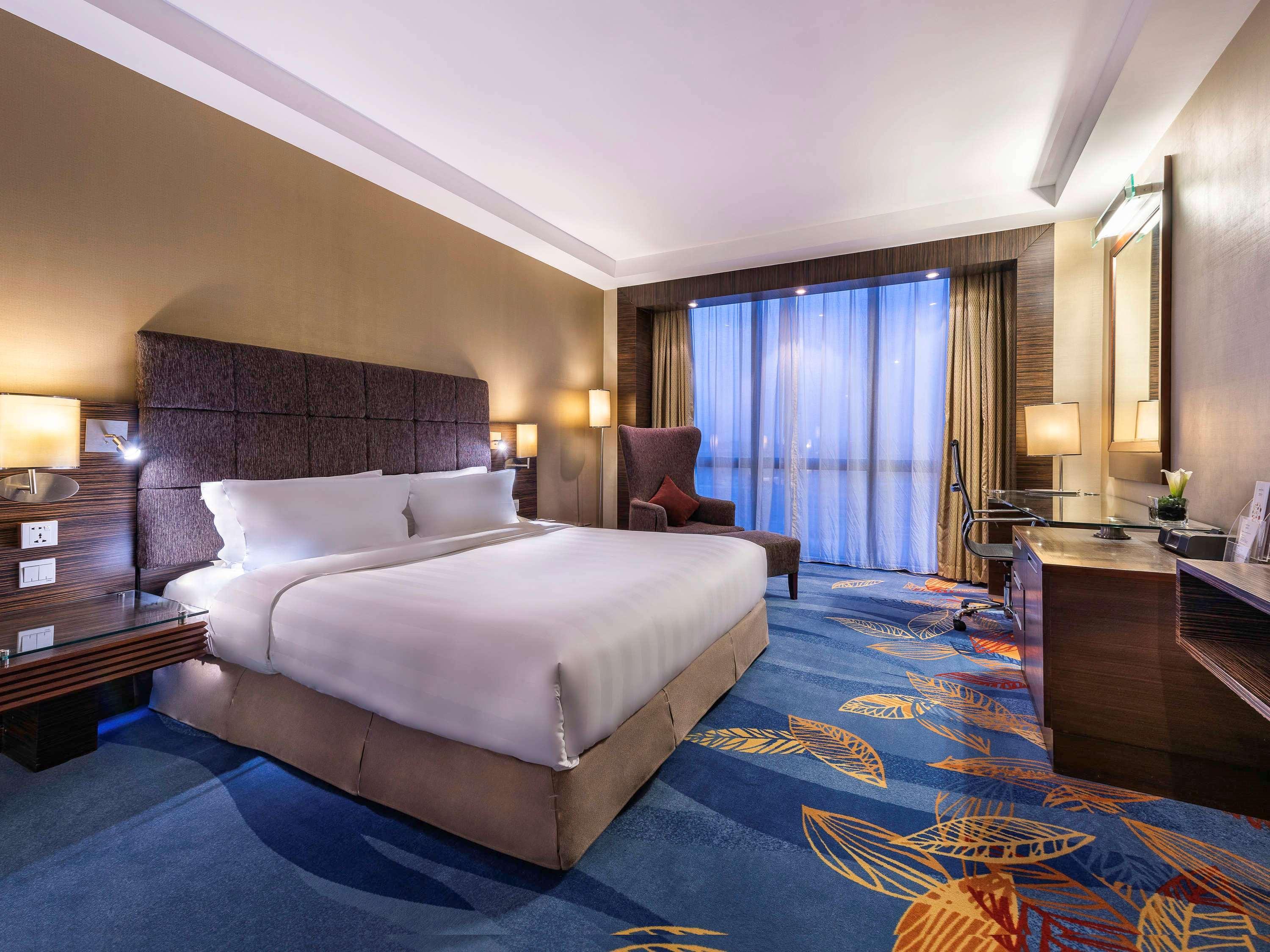 Novotel Beijing Peace Экстерьер фото