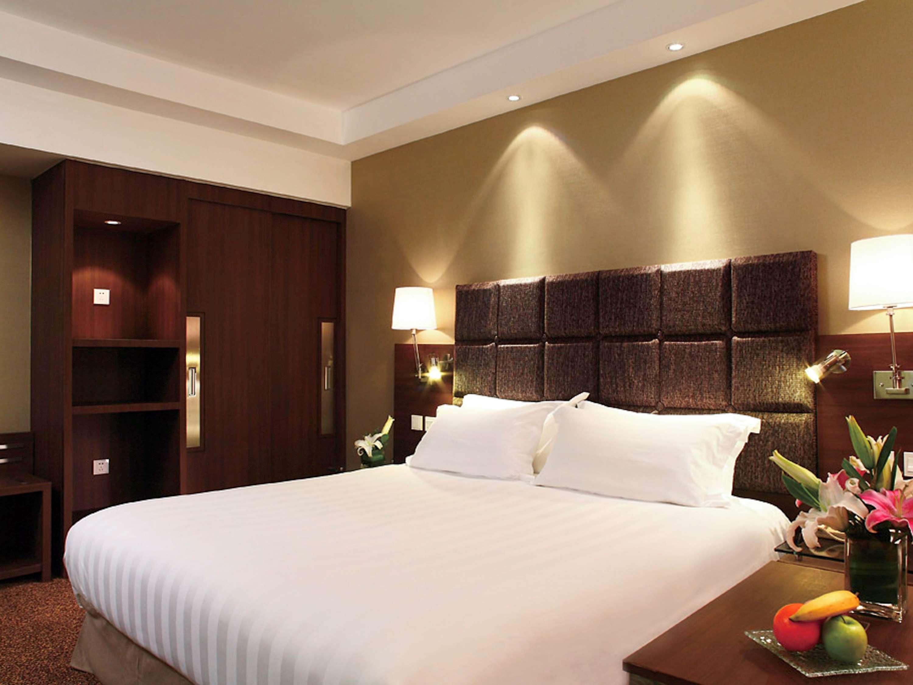 Novotel Beijing Peace Экстерьер фото