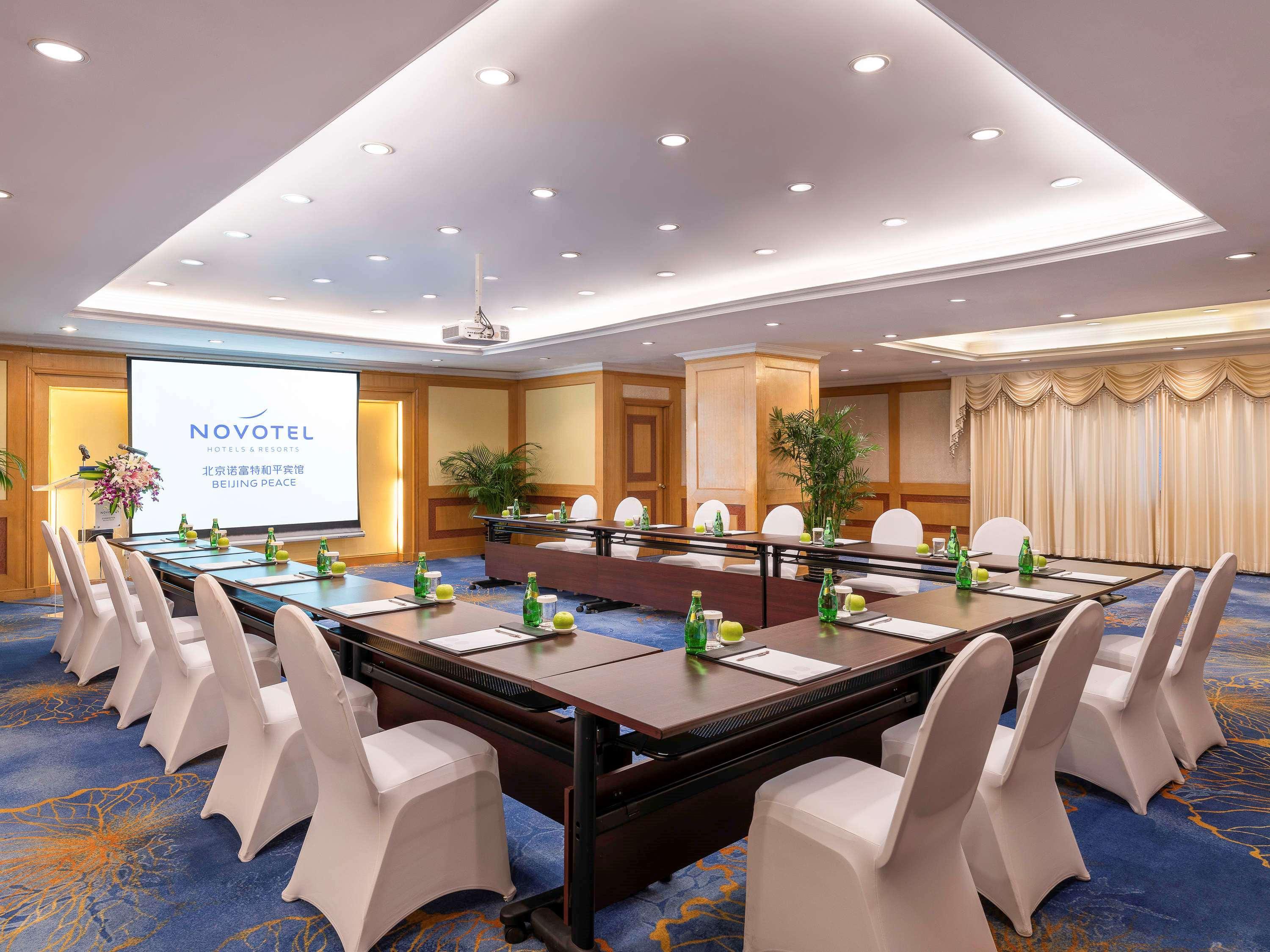 Novotel Beijing Peace Экстерьер фото