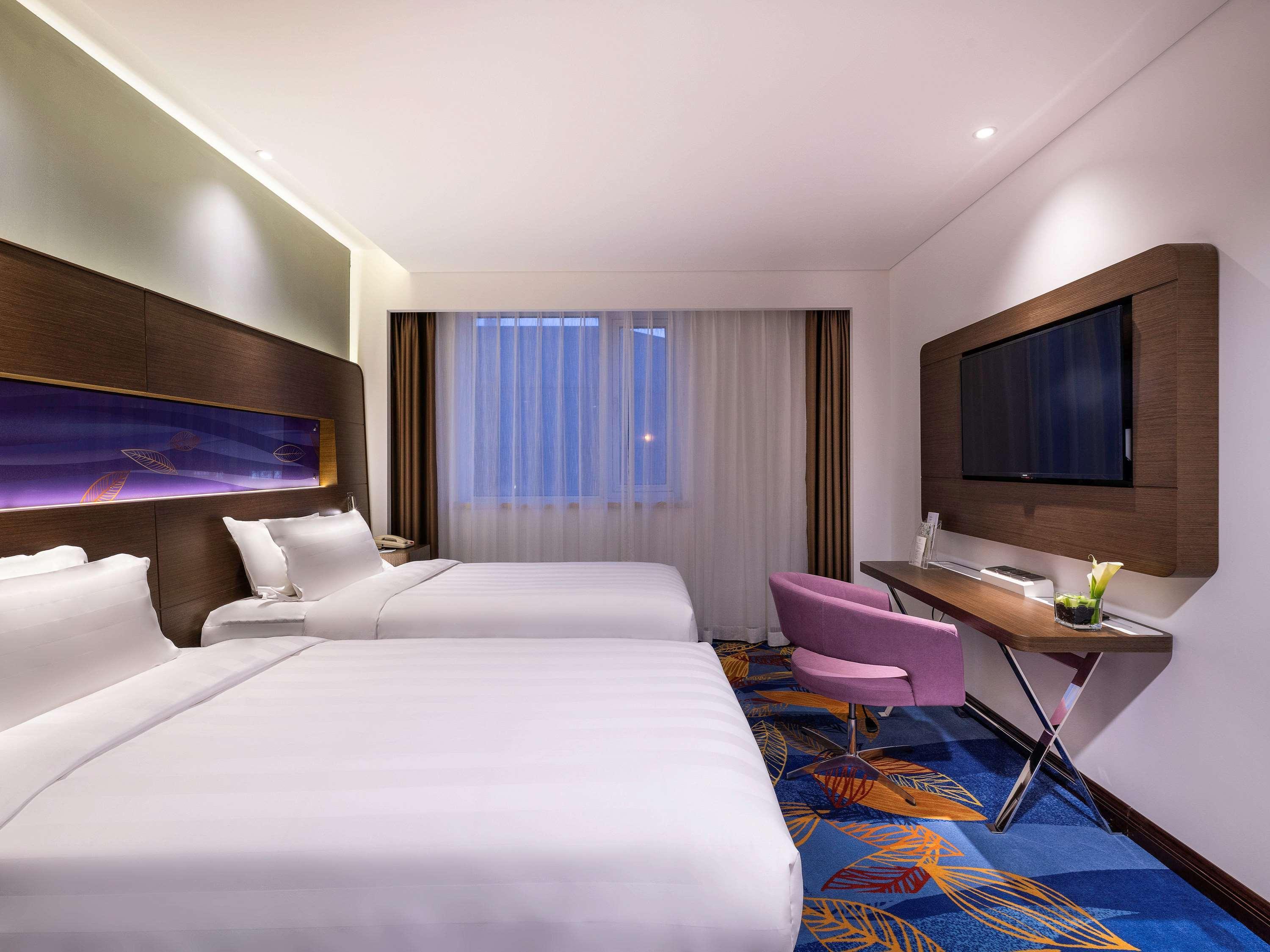Novotel Beijing Peace Экстерьер фото