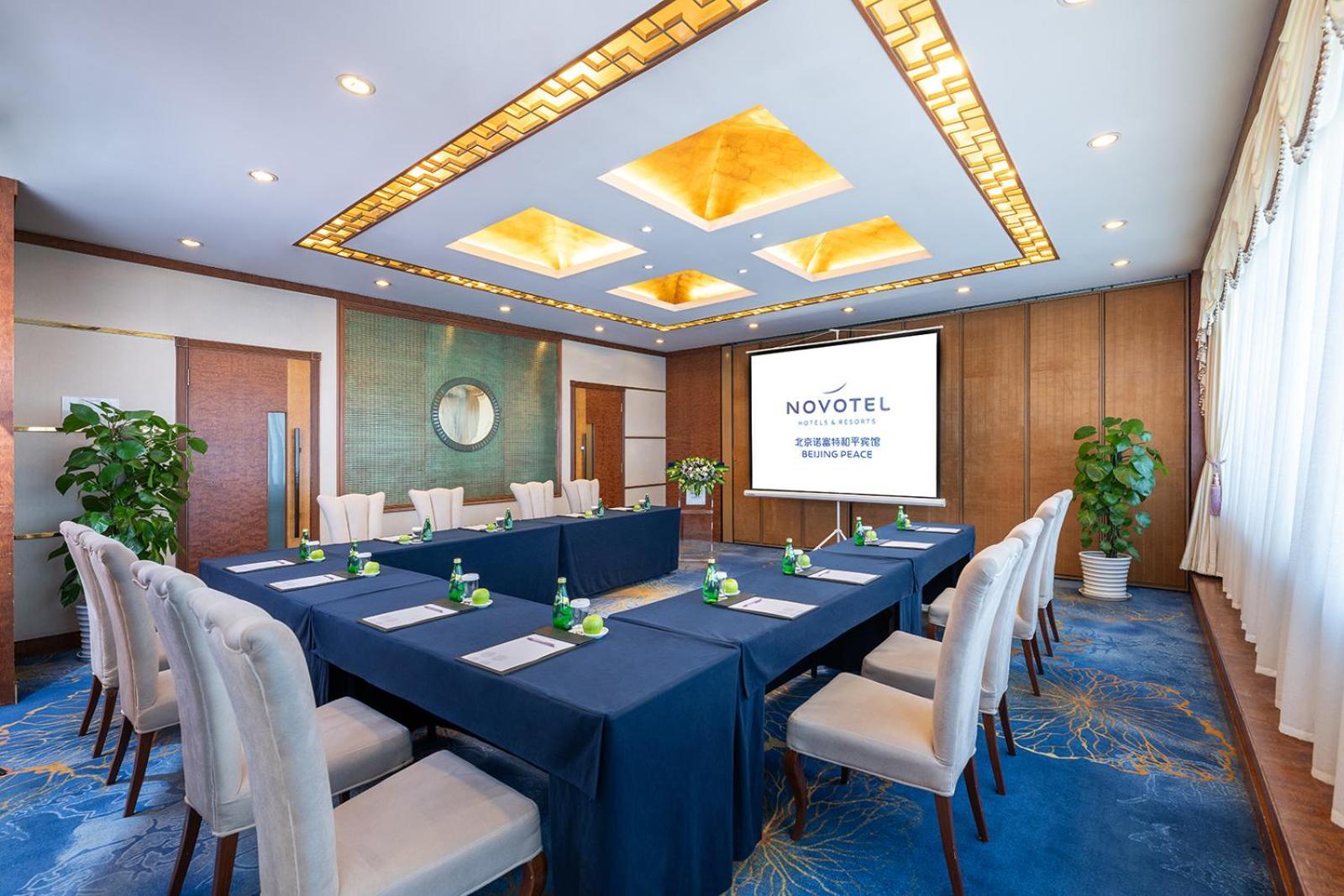 Novotel Beijing Peace Экстерьер фото