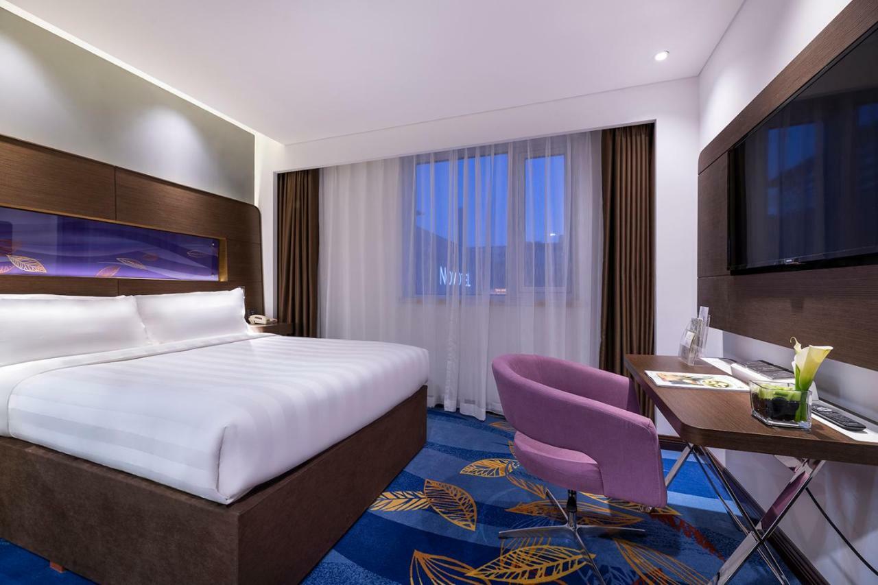 Novotel Beijing Peace Экстерьер фото