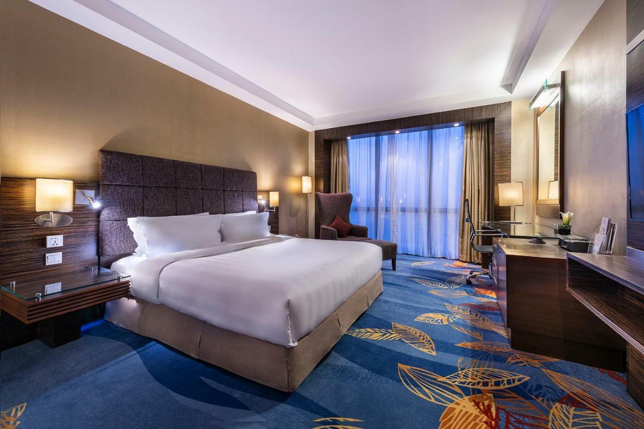 Novotel Beijing Peace Экстерьер фото