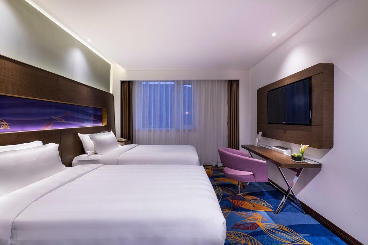 Novotel Beijing Peace Экстерьер фото