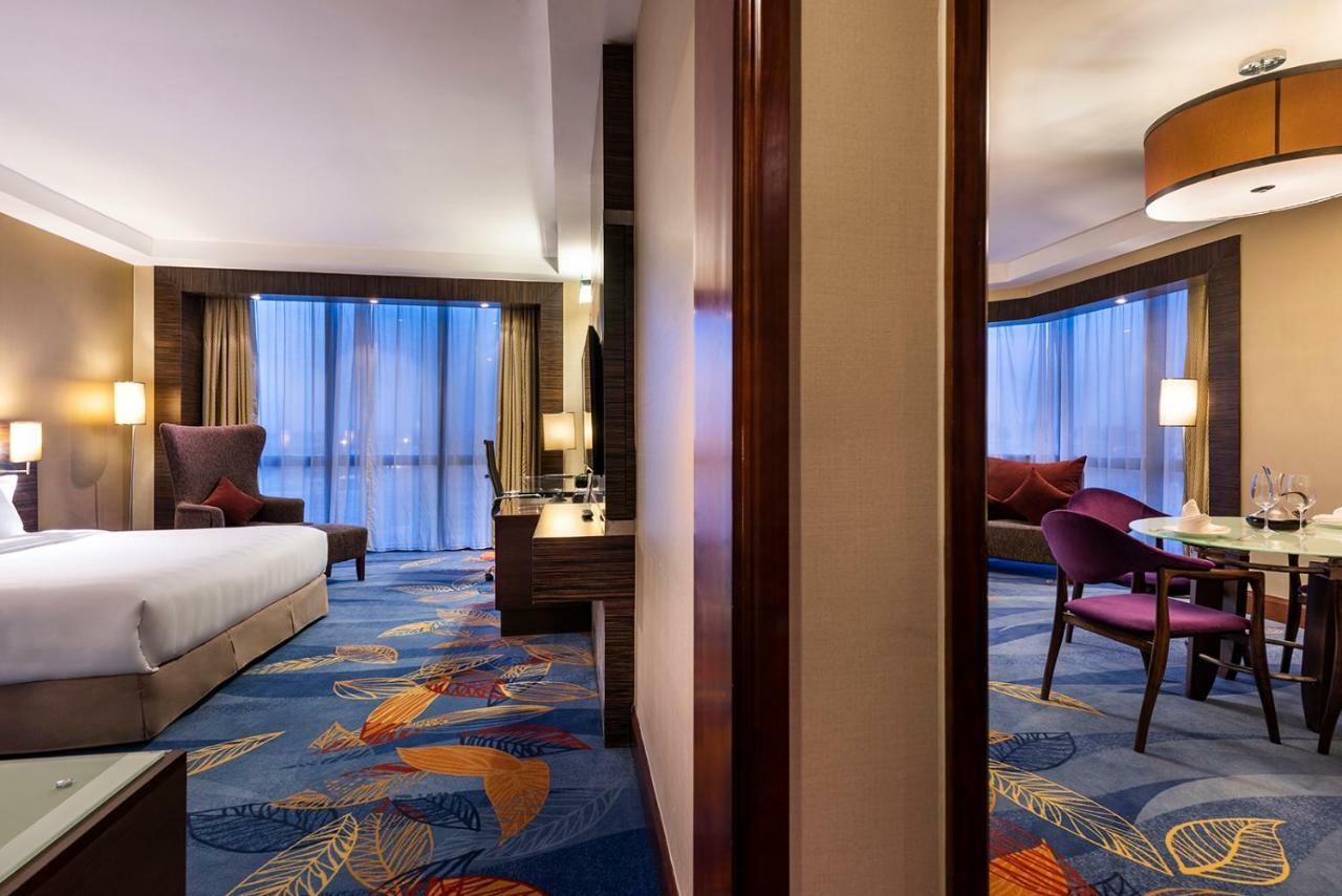 Novotel Beijing Peace Экстерьер фото