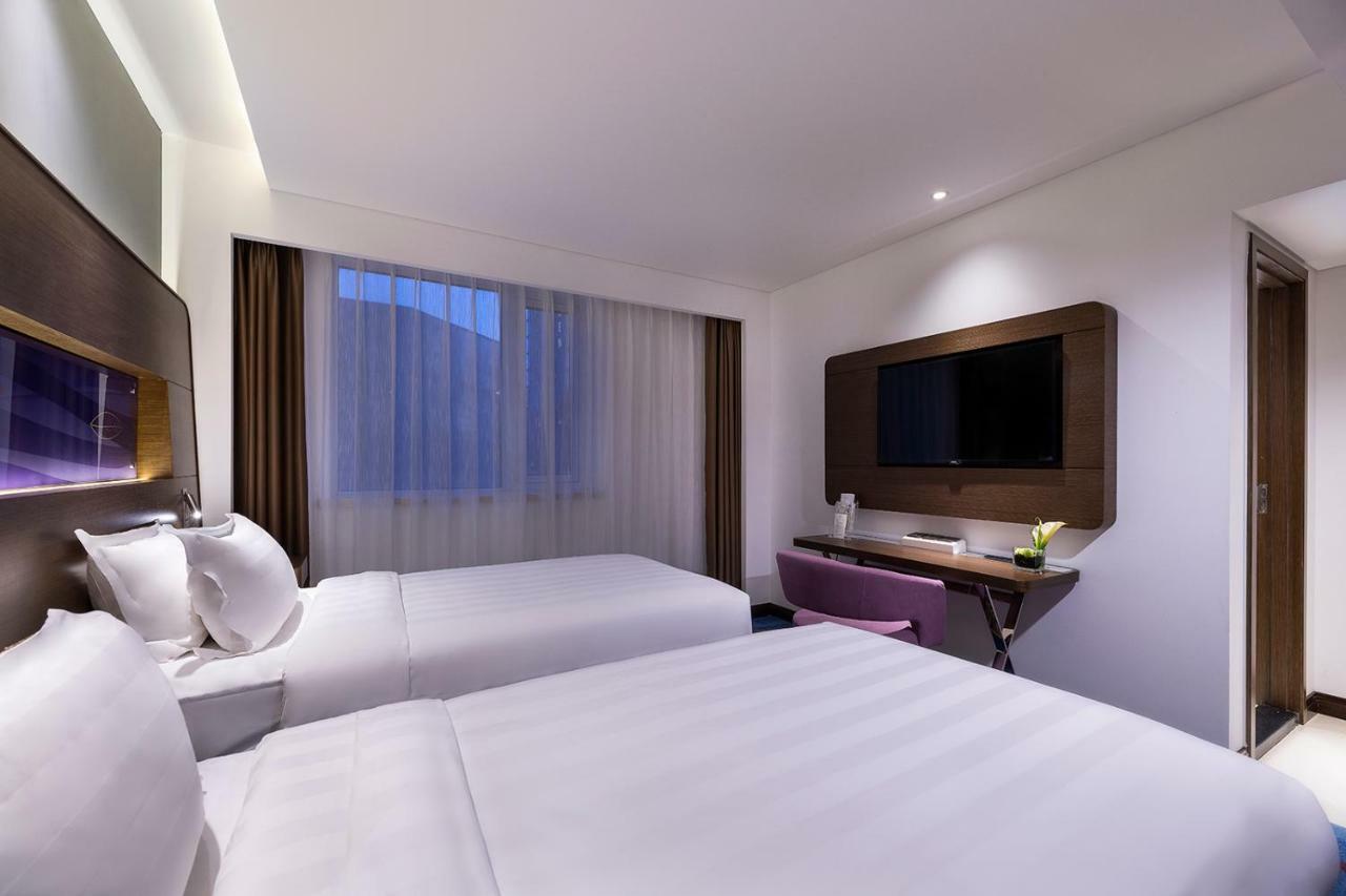 Novotel Beijing Peace Экстерьер фото